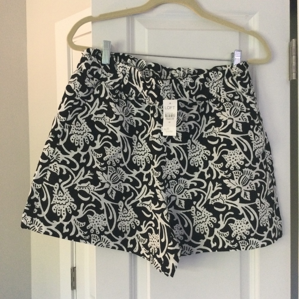 NWT Loft linen shorts